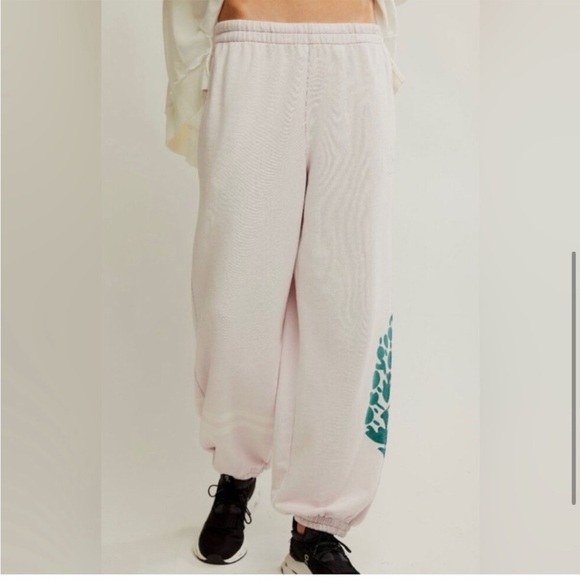 Free People NWT All Star Logo Pants Size Medium in Rose...